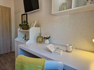 Apartments with parking space Trogir - 22505