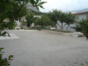 Apartments with a parking space Duce, Omis - 22598