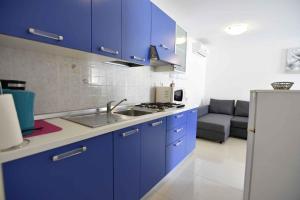 Apartments with a parking space Zambratija, Umag - 22658