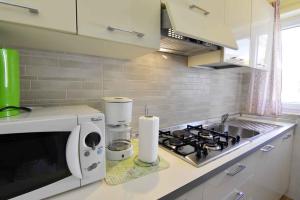 Apartments with parking space Zambratija, Umag - 22658