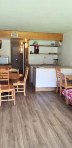 Résidence Pierra Menta - Joli studio 5 personnes proche des pistes et des commerces dans le village du Charvet à Arc 1800 MAE-1909