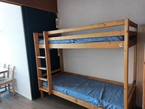 Résidence Belles Challes - Studio 4 personnes à Arc 1800 skis aux pieds et proche des commerces dans le village du Charvet MAE-1963