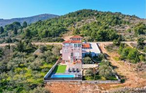 Gorgeous Apartment In Dobropoljana