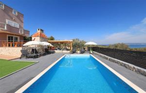 Gorgeous Apartment In Dobropoljana