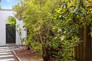 PA2 Stunning Sunshine Beach apt Pets welcome
