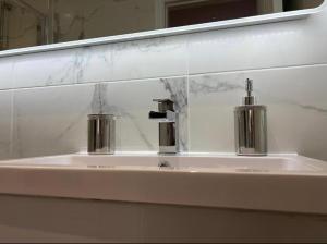 Manhattan Luxury Suites