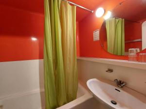 Résidence Belles Challes - Studio 4 personnes à Arc 1800 skis aux pieds et proche des commerces dans le village du Charvet MAE-2131