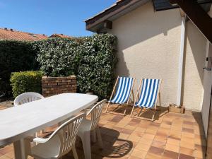 Maison 2 chambres à Biscarrosse Plage, à deux pas de la mer, avec terrasse, parking et ménage inclus - FR-1-319-438