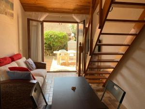 Maison 2 chambres à Biscarrosse Plage, à deux pas de la mer, avec terrasse, parking et ménage inclus - FR-1-319-438