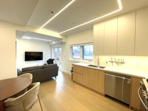 Modern Apartment Close To The Beach with Parking