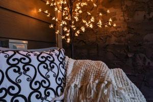 Dog Friendly New Cabin w Hot Tub, Game Room & 4-m