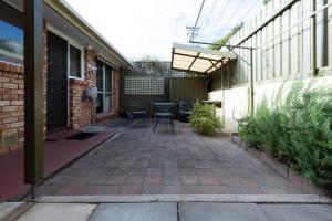 Beautiful Sunny Home: Close to the CBD & Gorge