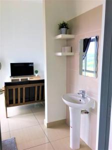 Cozy Homestay at Menara Hartamas 1-4pax