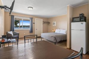 Queen Suite with Scenic Views at Fife Lake Lodge