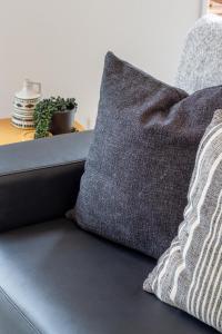 2BR Townhouse: Cosy, Close to City, Car Park