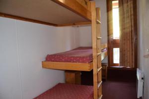 Résidence Miravidi - Appartement 3 pièces pour 7 personnes, proche des pistes et des commerces, au coeur du village du Charvet à Arc 1800 MAE-6553