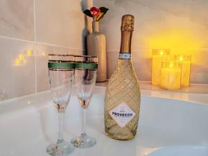 Appartements Appartement Bulle d-antan en hypercentre, jacuzzi deux places : photos des chambres