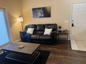 Magnolia Escape: 1BD/1BA w/ Gym, Pool, BBQ Grill - Corinth