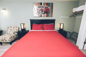 Fifth Dimension Room 1