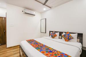 FabHotel Royal Stay - Beltarodi