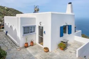 Blue and White - Spathi 