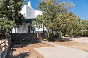 Beachside House in Naousa