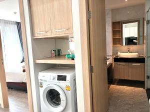 Modern style 1BR Condo close to Kata beach