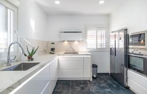 Gorgeous Home In Chiclana De La Fronter