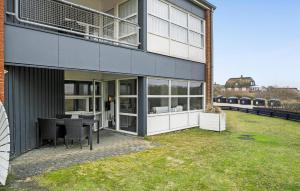 2 Bedroom Stunning Apartment In Fanø