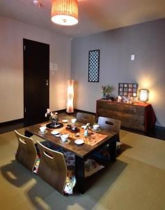 NEW-130m2 with 5toilets & 4 showers-Namba and USJ nearby