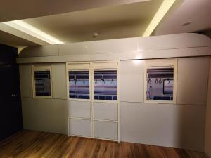 NW 4896 Theater Hotel