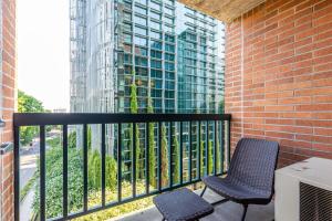 Blueground Old Town gym lounge nr park PDX-18