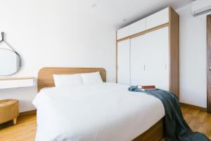 One-Bedroom at Vinhomes DCapitale
