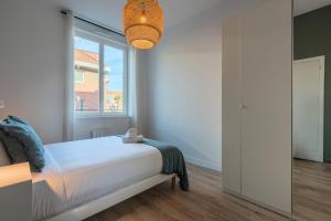 Appartements 1 bedroom apartment in city center with parking : photos des chambres