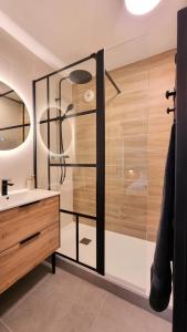 T2 quartier Mermoz, 2 places de parking privées