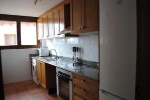 Two-Bedroom Apartment with Balcony room in Apartamentos Moravella