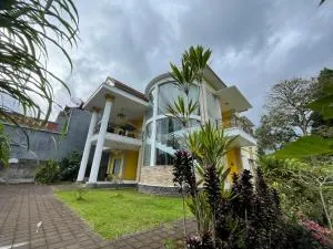 Royal Maharani Bedugul - Plaga