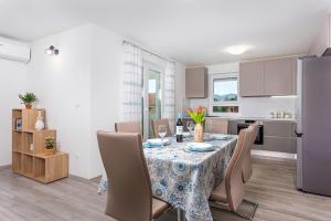 Kvarner bay - Apartments 2 & 4