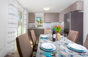 Kvarner bay - Apartments 2 & 4