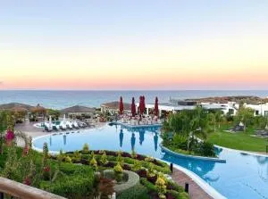 Luxurious Seafront Penthouse - Kalogrea