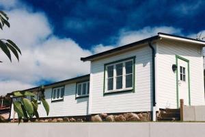 Cottage by the ocean