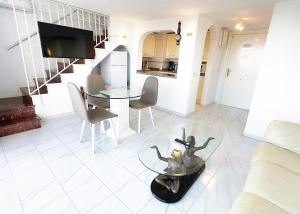 Skol 727 Lovely 2 Bedroom Duplex in Marbella Center
