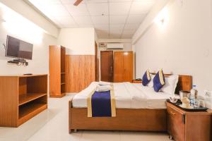 Hotel PARAS TOWER