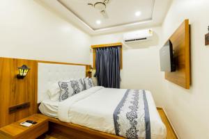 Hotel Village Residency