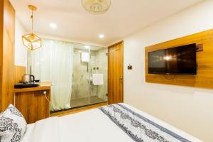 Hotel Village Residency