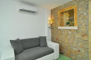 Apartments Tojcic, 1 min walk to the beach