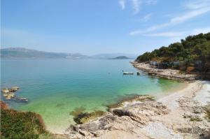 Apartments Tojcic, 1 min walk to the beach