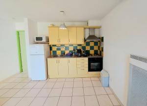 Appartements soleil catalan latour bas elne 65m2 2ch ok animaux 4 pers cheques vacances 2km mer : photos des chambres