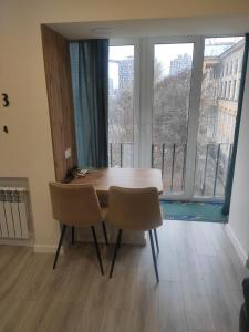 Апартаменти поруч з м. Палац Україна