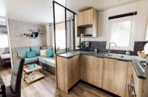 Maisons de vacances Mobil-Home Camping 4* Landes Lac et Ocean 6 a 8 p. : photos des chambres